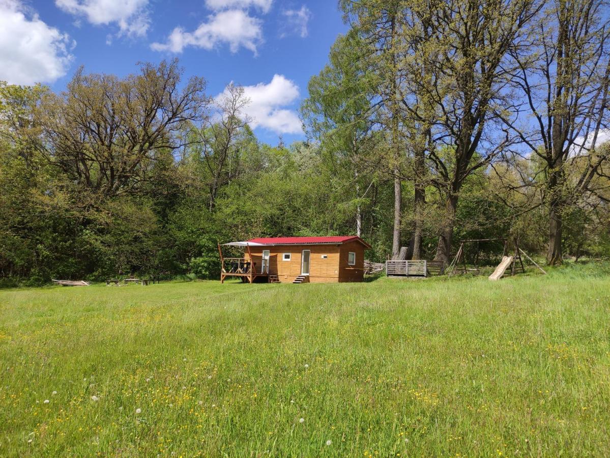 Holiday home Mobilni Dum Dolni Dvoriste
