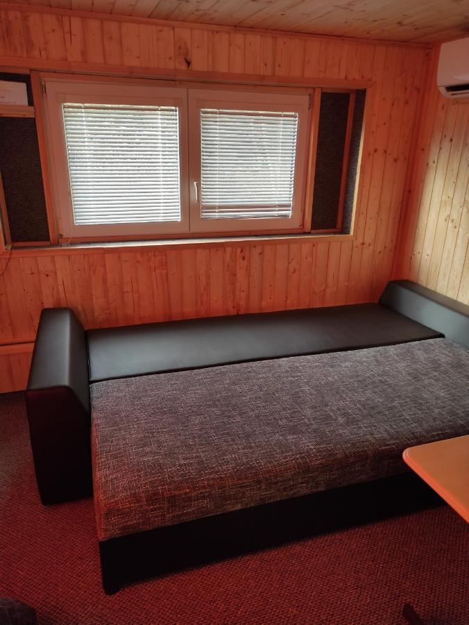Mobilni Dum Holiday home Dolni Dvoriste